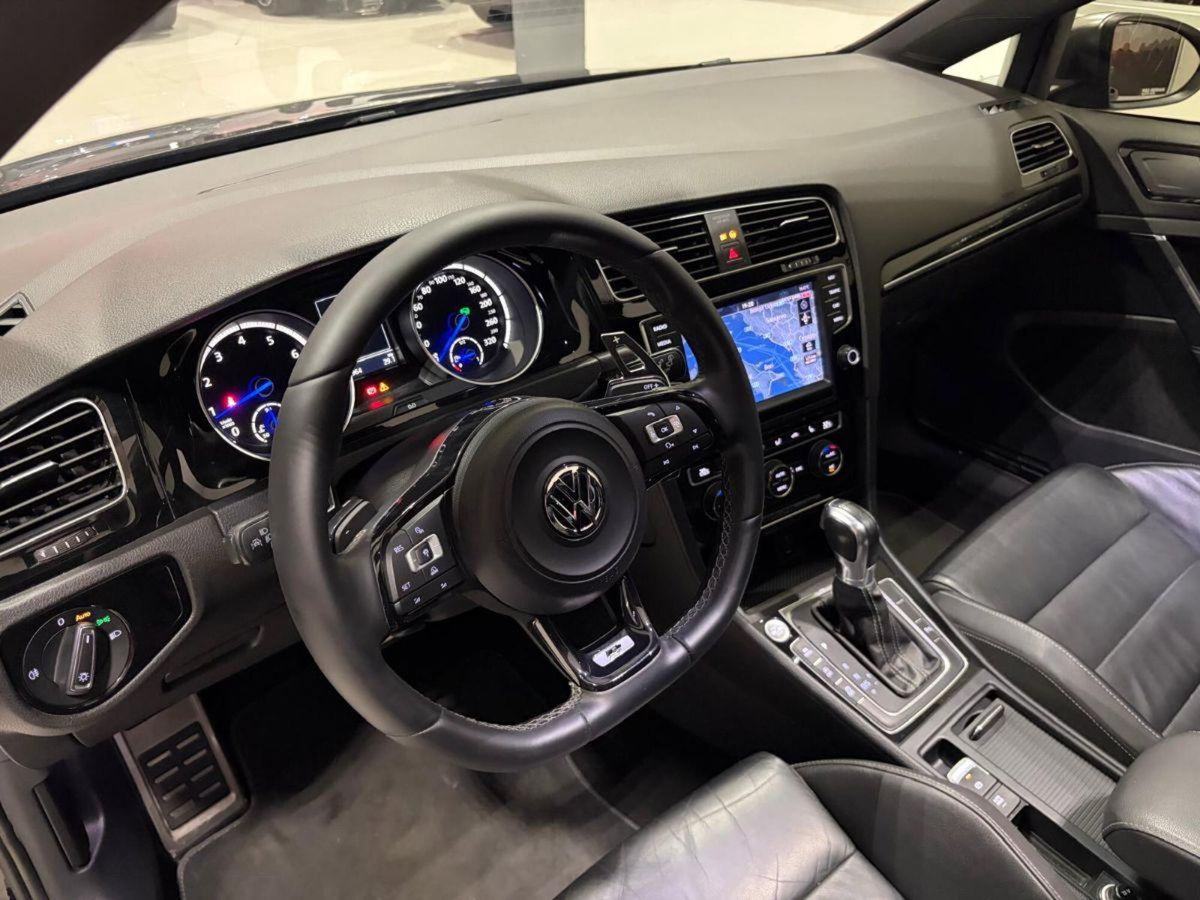Volkswagen Golf R 2.0 5p. (10)
