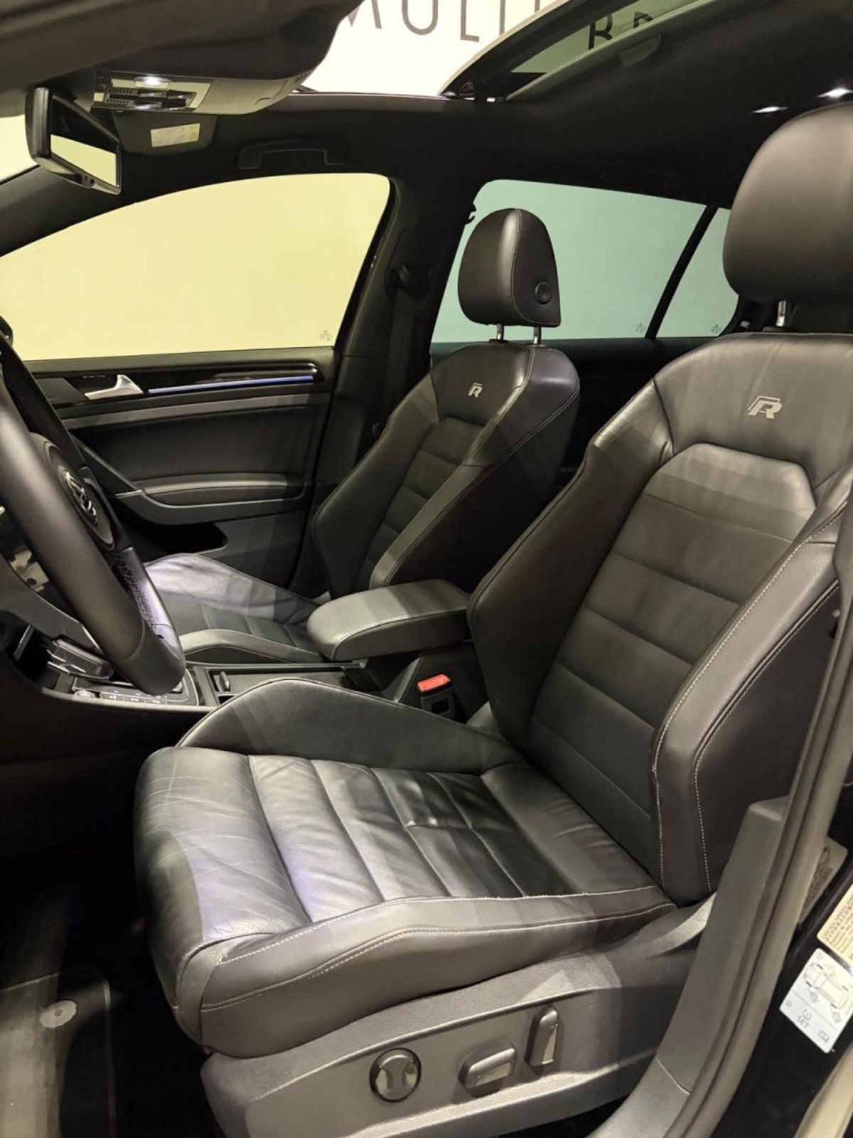Volkswagen Golf R 2.0 5p. (11)