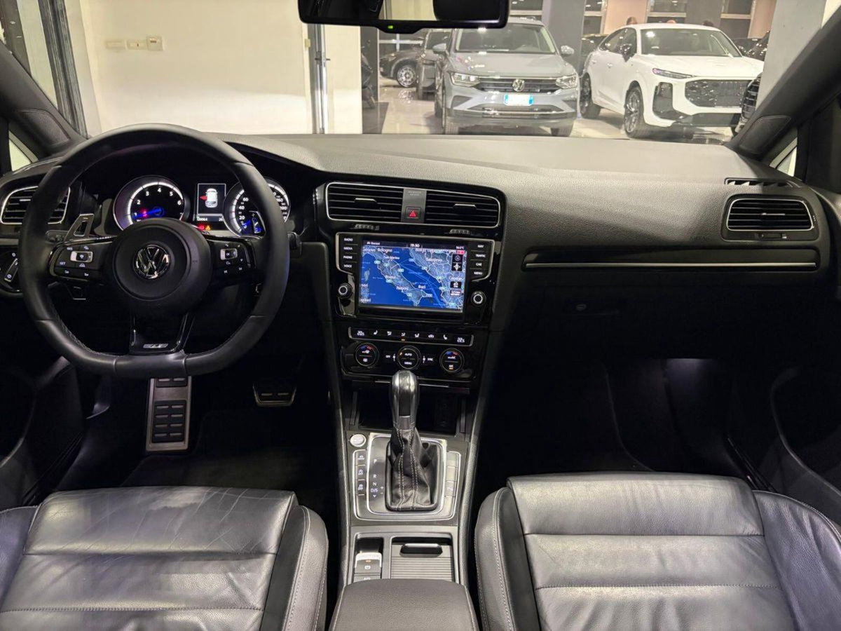 Volkswagen Golf R 2.0 5p. (13)