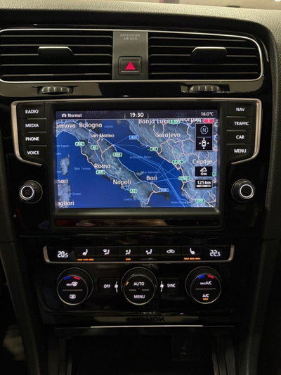 Volkswagen Golf R 2.0 5p. (15)