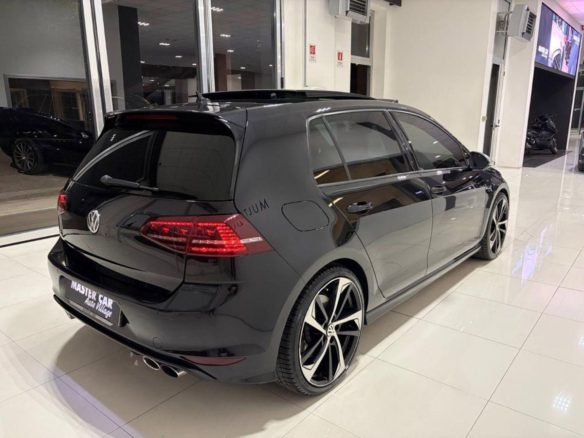Volkswagen Golf R 2.0 5p. (4)