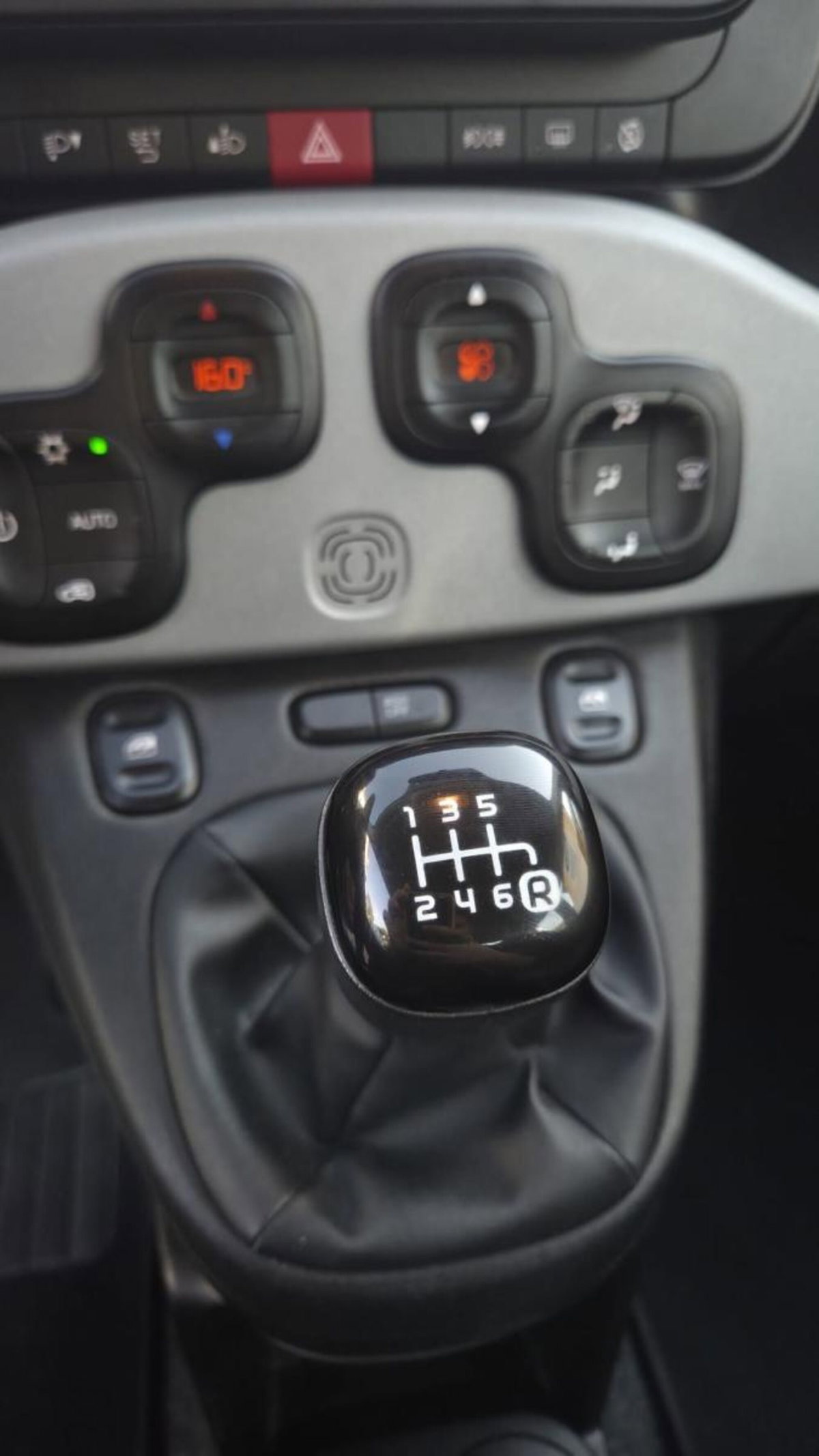 Fiat Panda 1.0 FireFly S&S Hybrid City Cross (13)