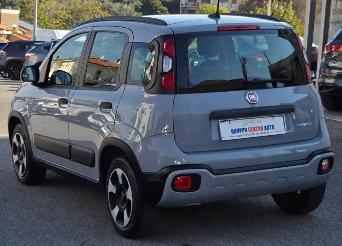 Fiat Panda 1.0 FireFly S&S Hybrid City Cross (4)