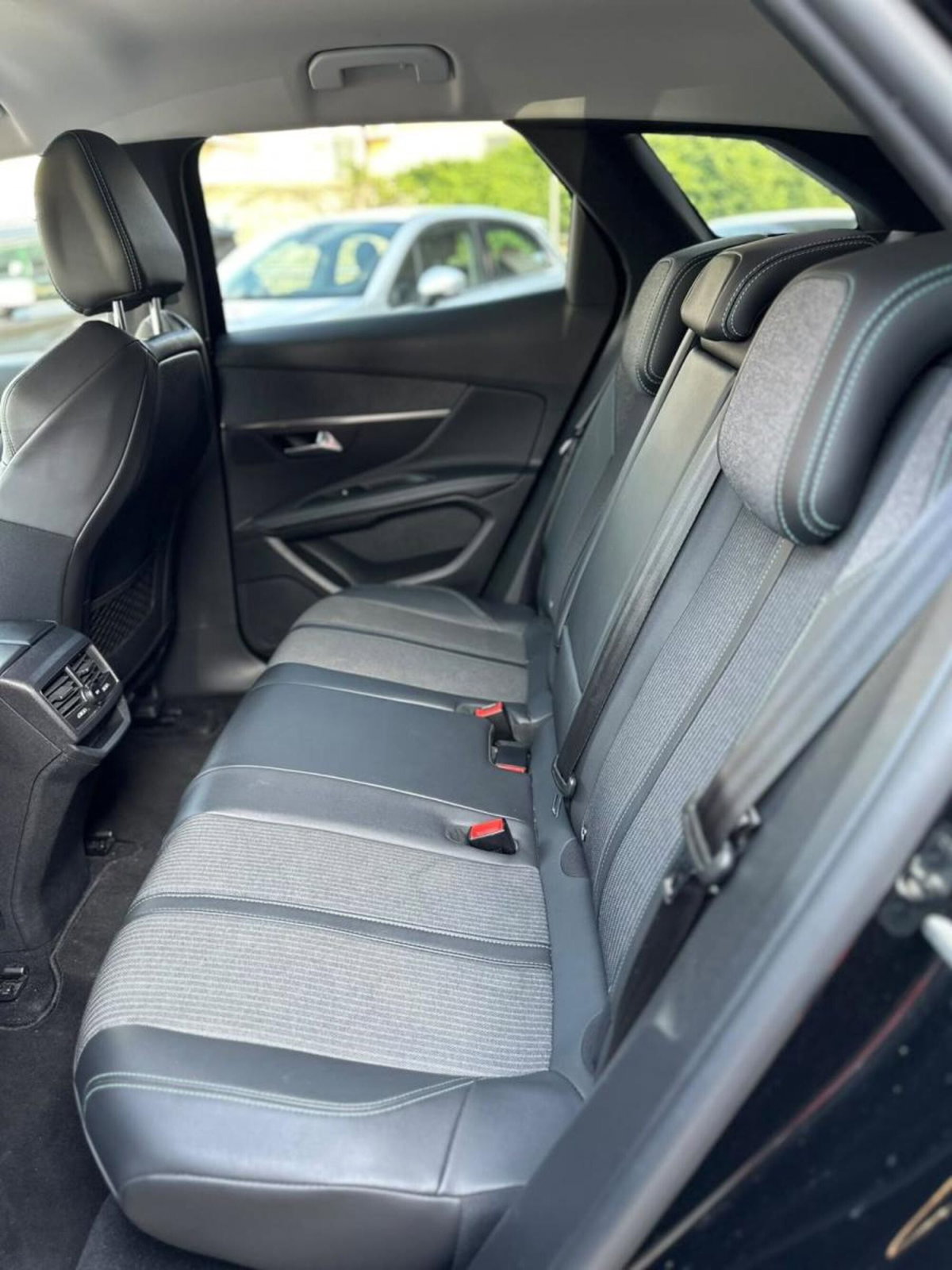 Peugeot 3008 BlueHDi 130 S&S EAT8 Allure Pack (7)