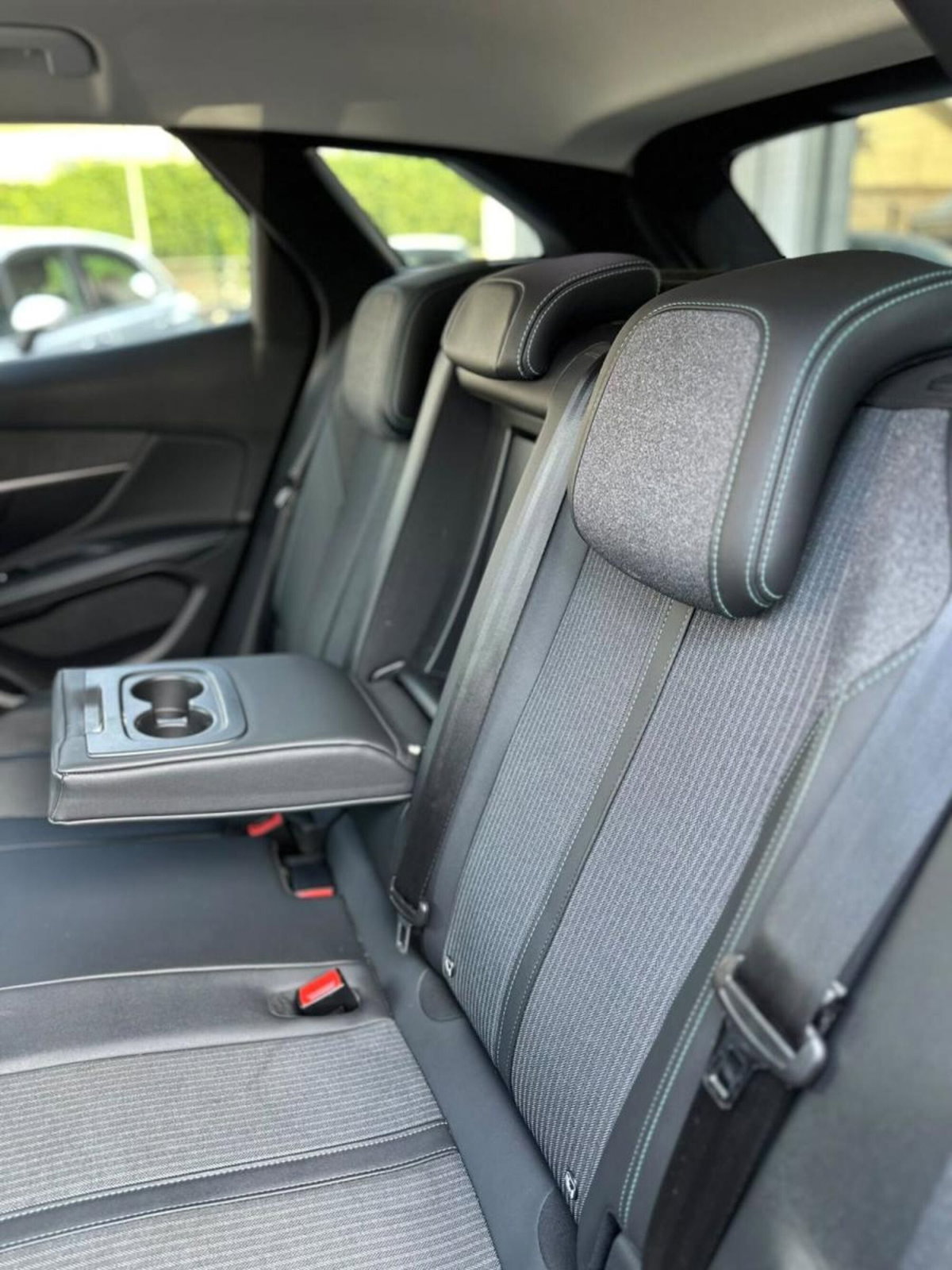 Peugeot 3008 BlueHDi 130 S&S EAT8 Allure Pack (9)
