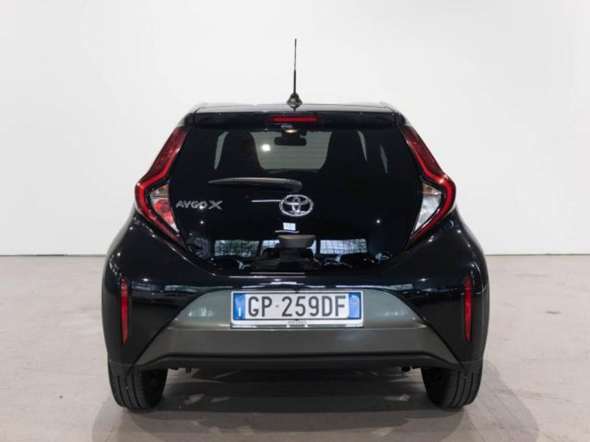 Toyota Aygo 1.0 VVT-i 72 CV 5 porte x-fun (3)
