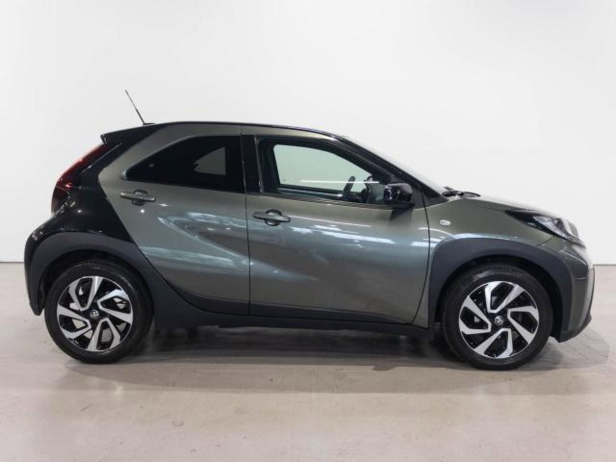Toyota Aygo 1.0 VVT-i 72 CV 5 porte x-fun (5)