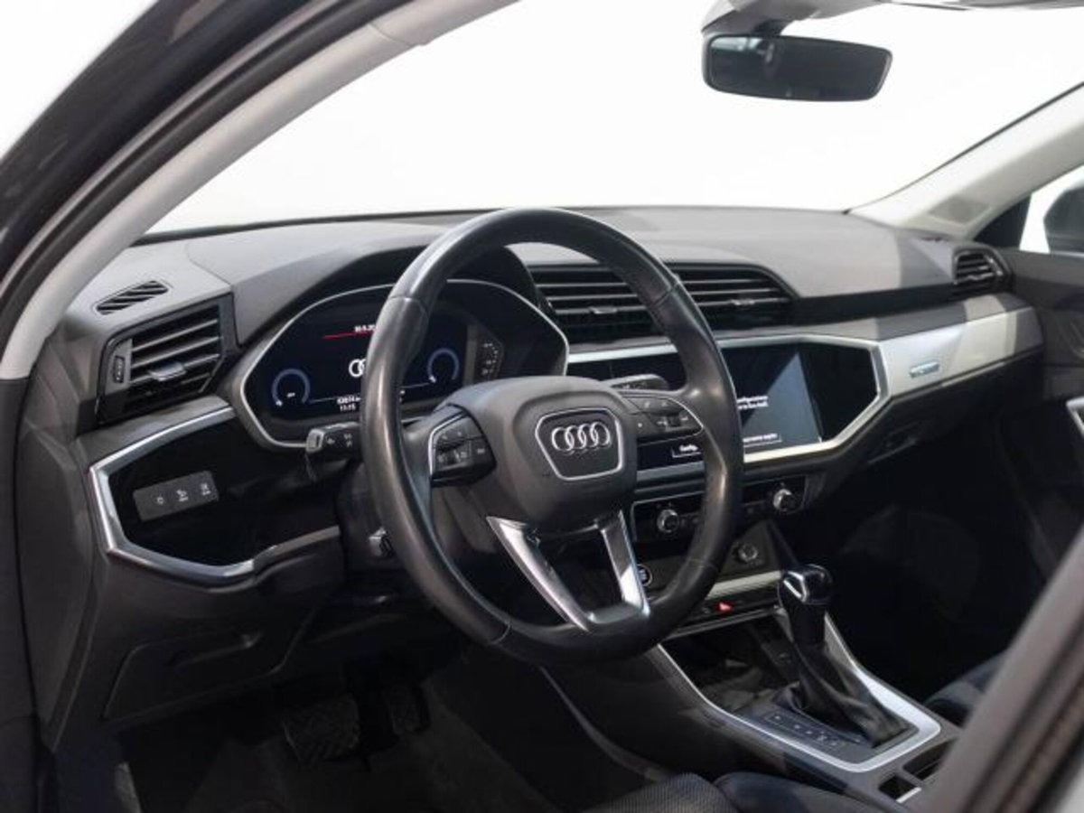 Audi Q3 35 TDI Business (9)