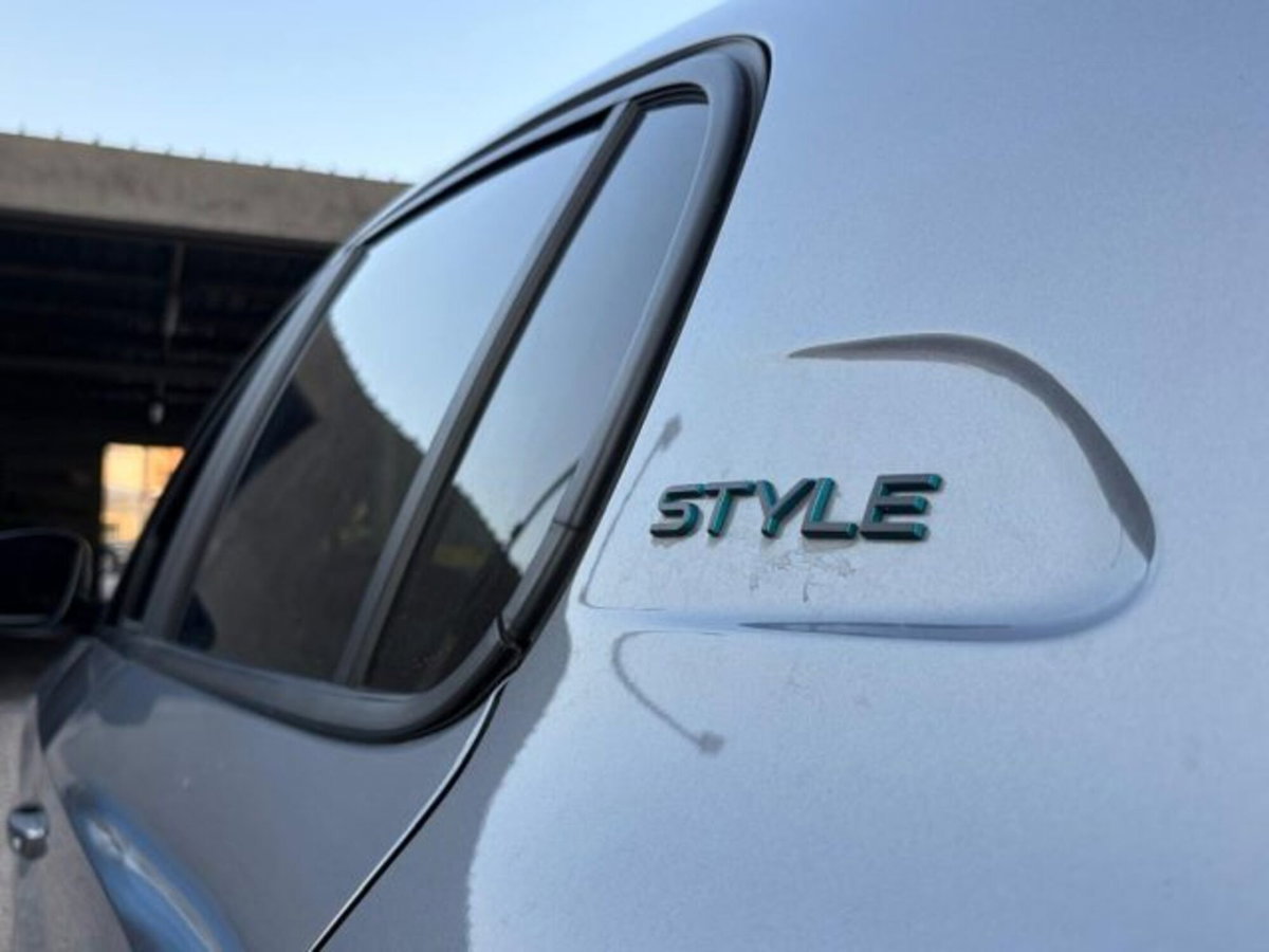 Peugeot 208 1.2 hybrid Active 100cv e-dcs 6 (13)