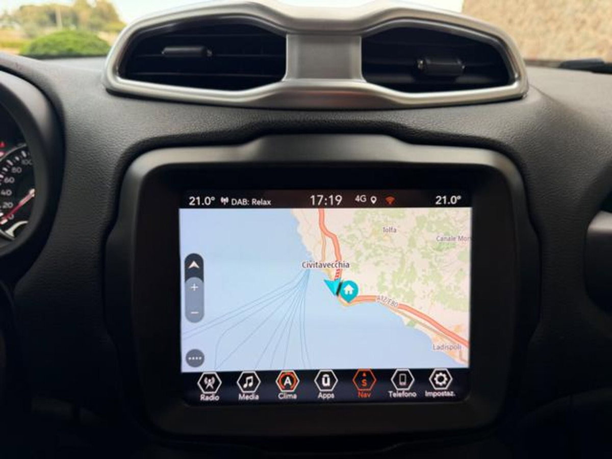Jeep Renegade 1.6 Mjt 130 CV S (18)