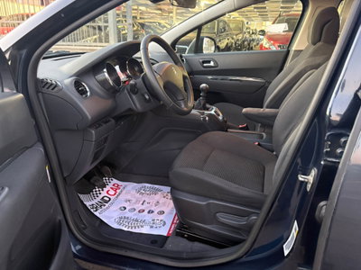 Peugeot 5008 1.6 HDi 115CV Business (10)