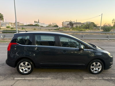 Peugeot 5008 1.6 HDi 115CV Business (4)
