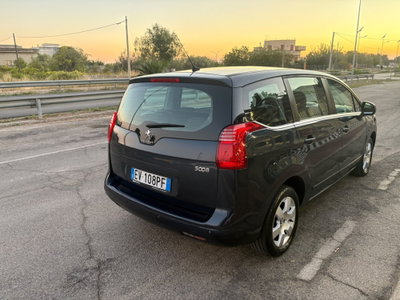 Peugeot 5008 1.6 HDi 115CV Business (5)