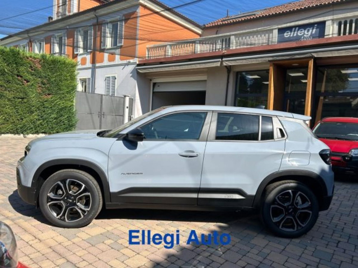Jeep Avenger 1.2 turbo Summit fwd 100cv (9)