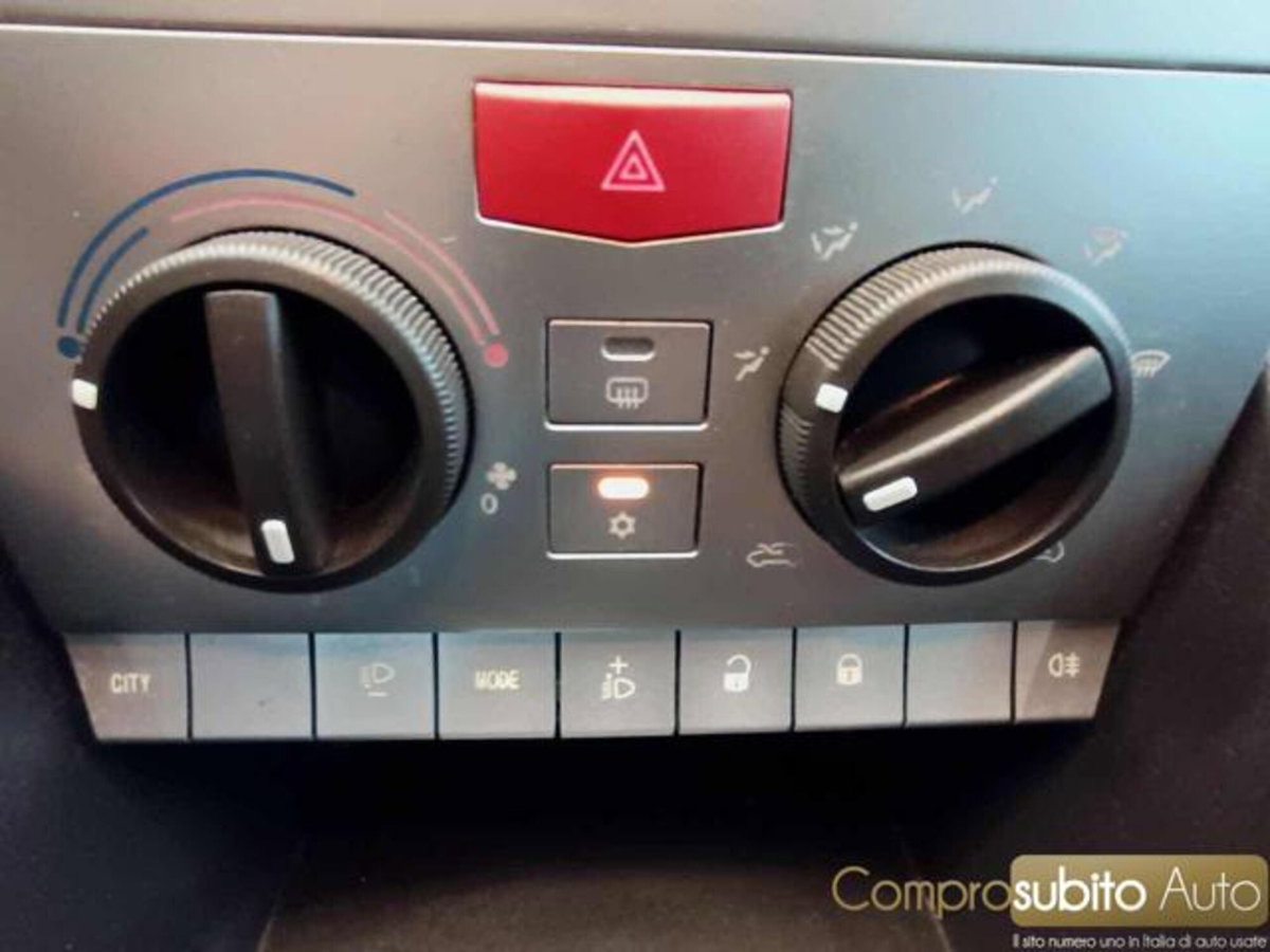 Lancia Ypsilon 1.2 Argento (13)