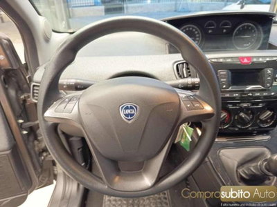 Lancia Ypsilon 1.0 FireFly 5 porte S&S Hybrid Ecochic Silver (19)