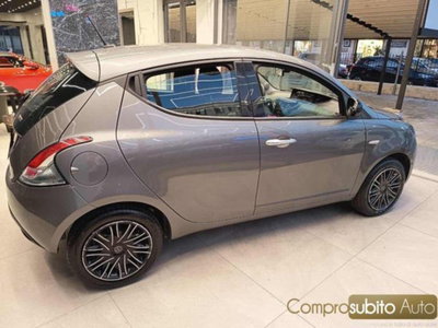 Lancia Ypsilon 1.0 FireFly 5 porte S&S Hybrid Ecochic Silver (5)