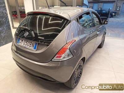 Lancia Ypsilon 1.0 FireFly 5 porte S&S Hybrid Ecochic Silver (8)