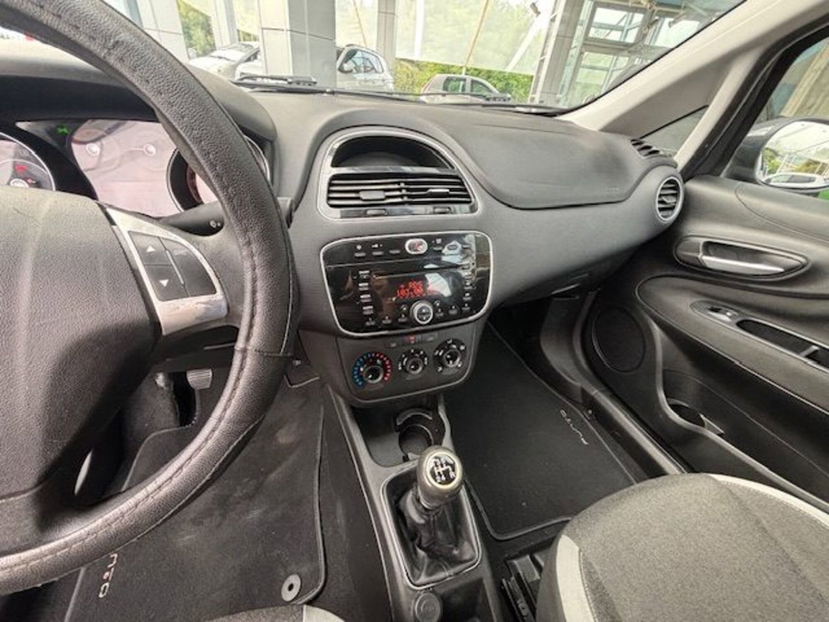 Fiat Punto 1.2 8V 5 porte Easy (15)