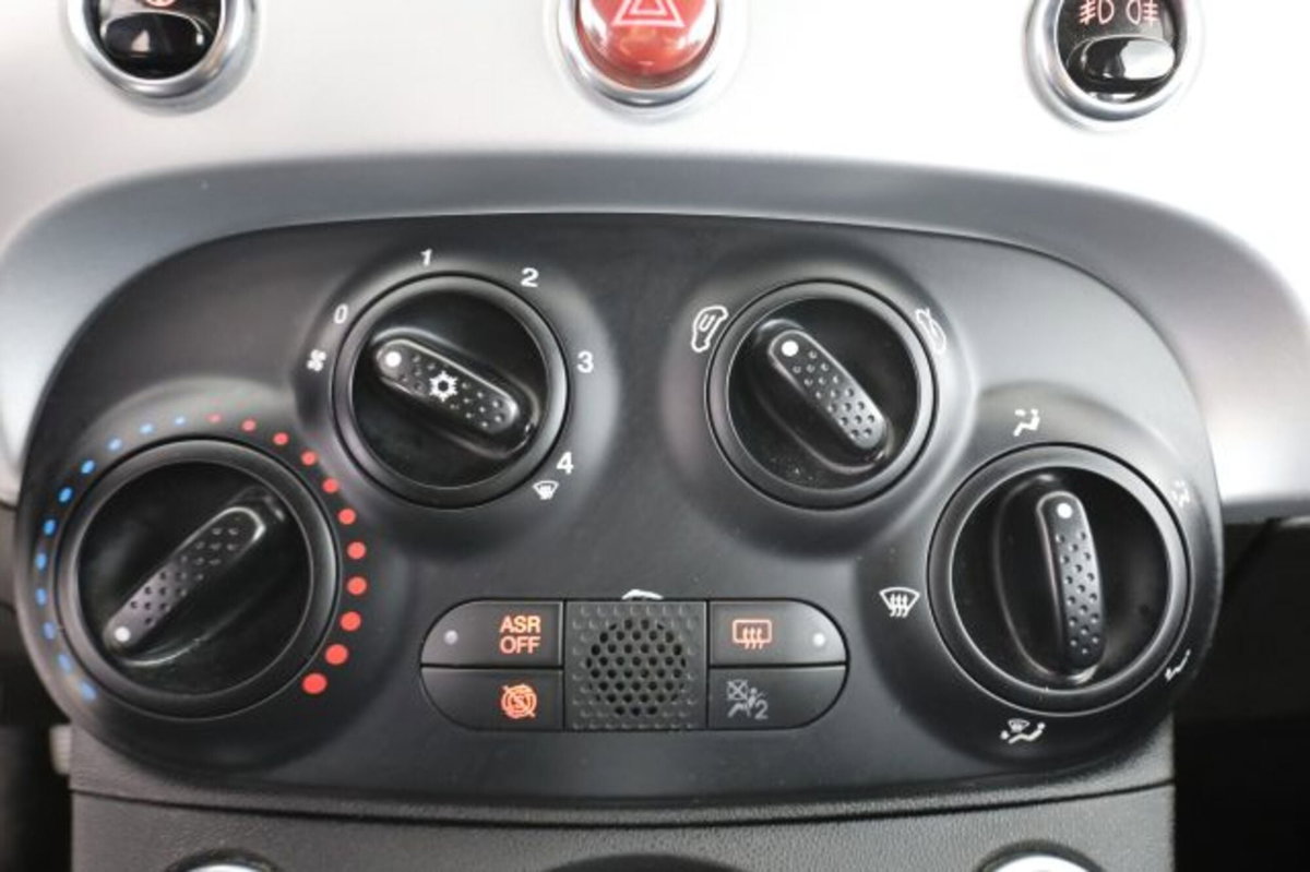 Fiat 500 1.0 Hybrid Connect (9)