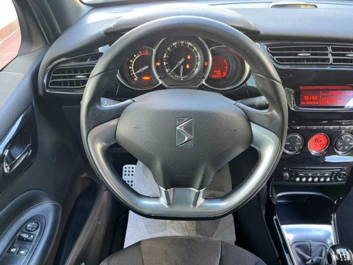 Ds DS 3 Coupé DS 3 1.6 e-HDi 90 airdream CMP6 So Chic (17)