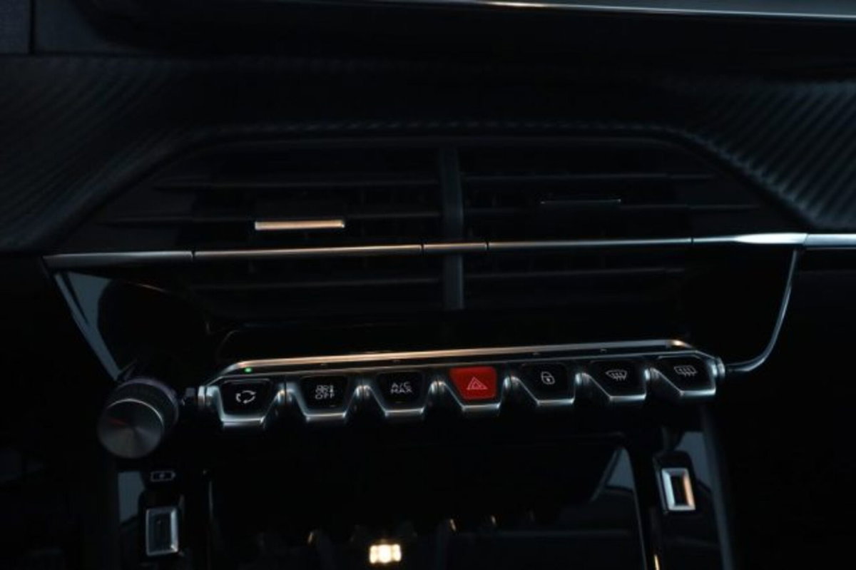 Peugeot 208 PureTech 100 Stop&Start EAT8 5 porte Allure Pack (12)