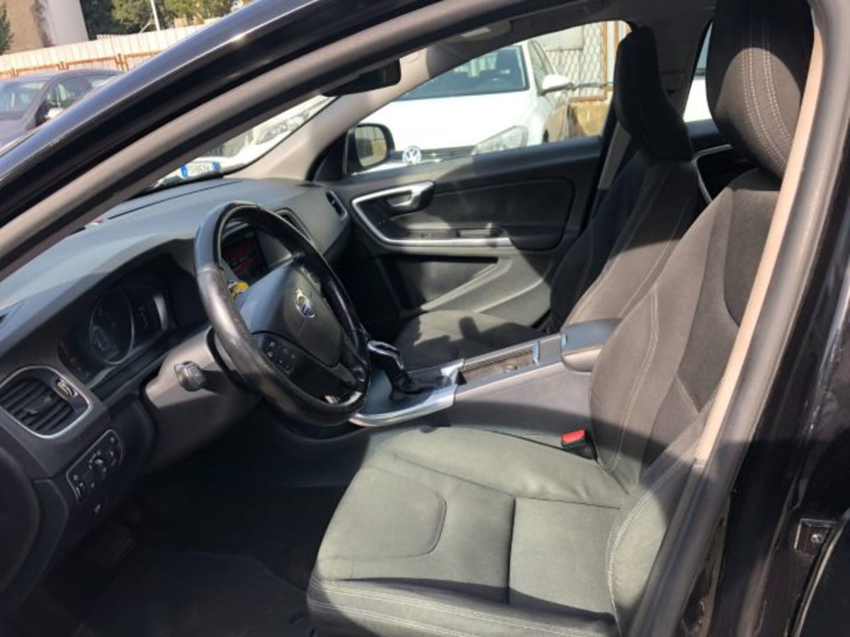 Volvo V60 D3 Business (9)
