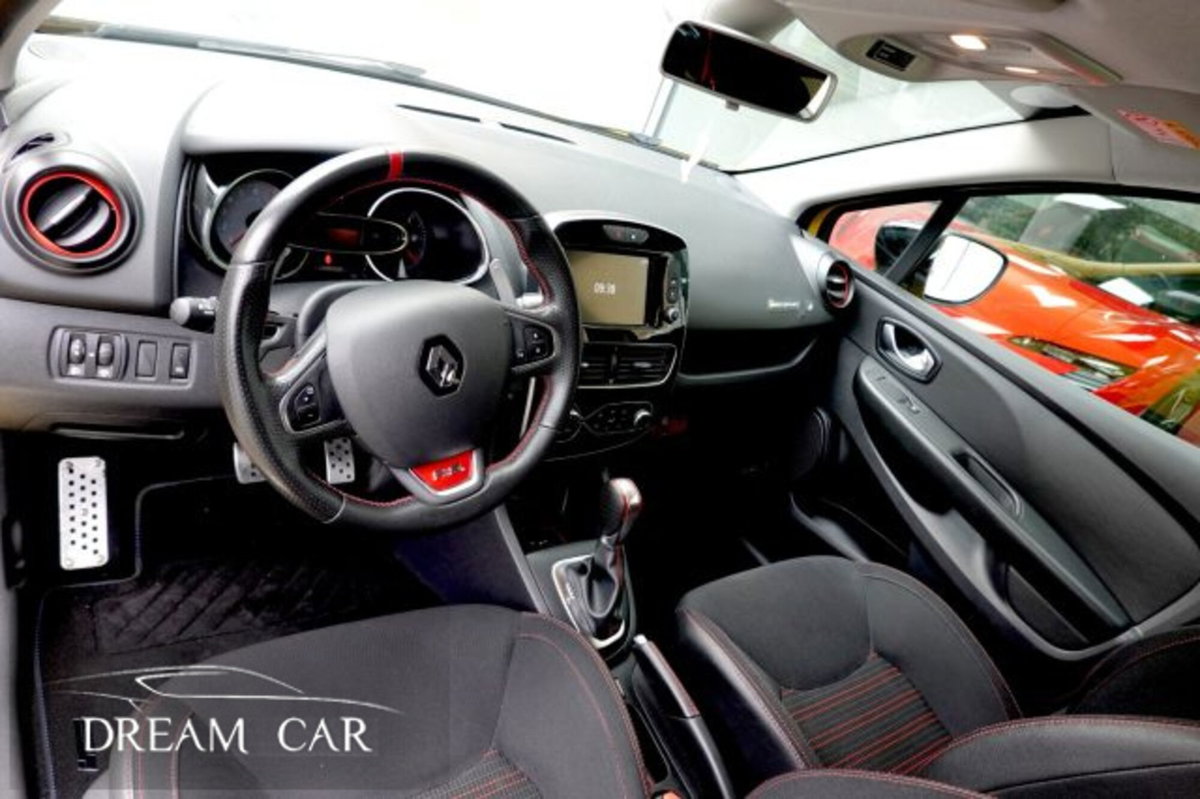Renault Clio TCe 220CV EDC 5 porte Energy R.S. (9)