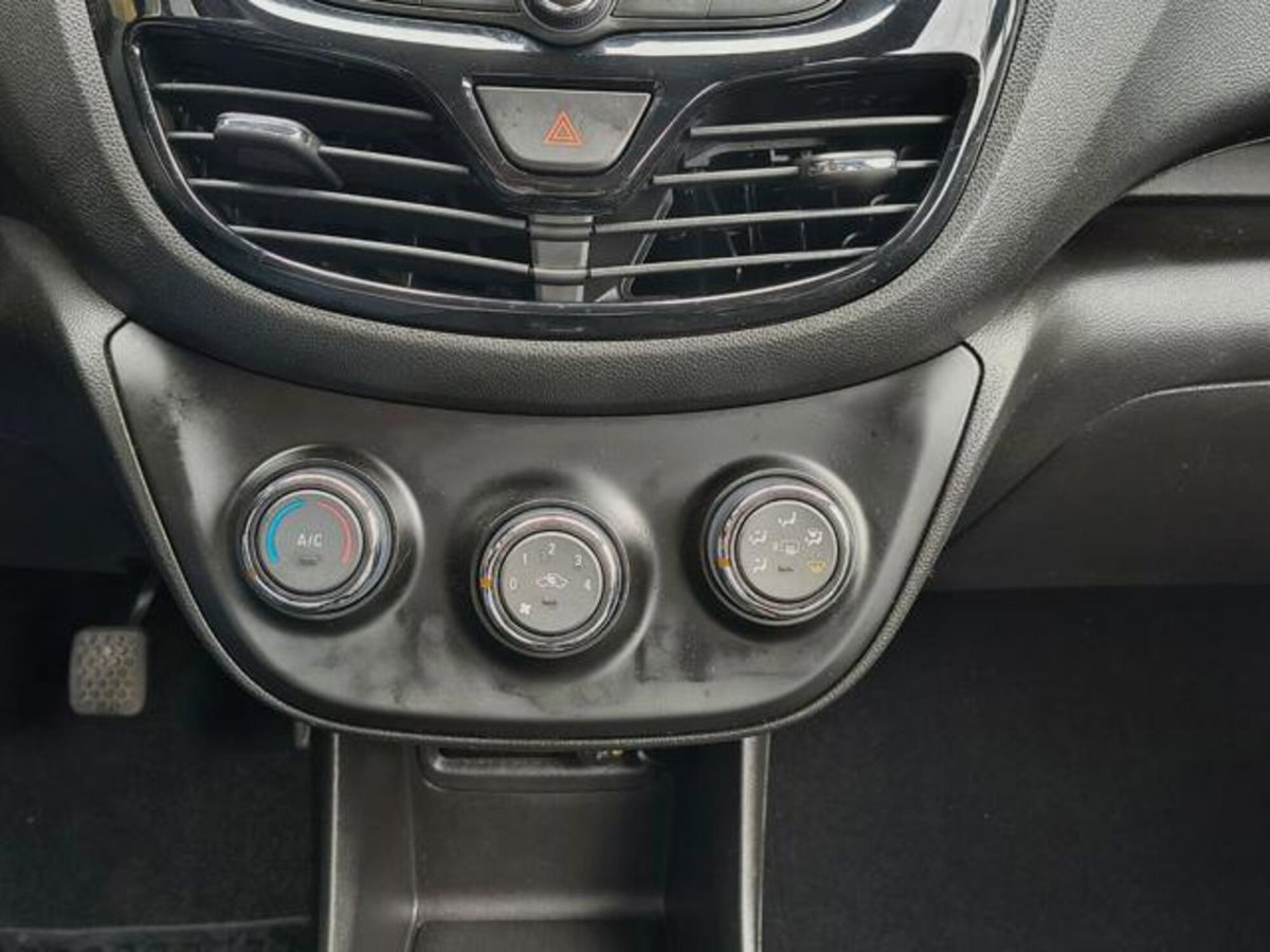 Opel Karl Rocks 1.0 73 CV (11)