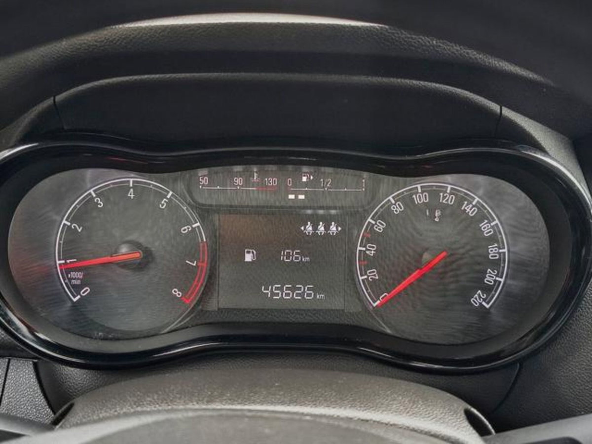Opel Karl Rocks 1.0 73 CV (9)