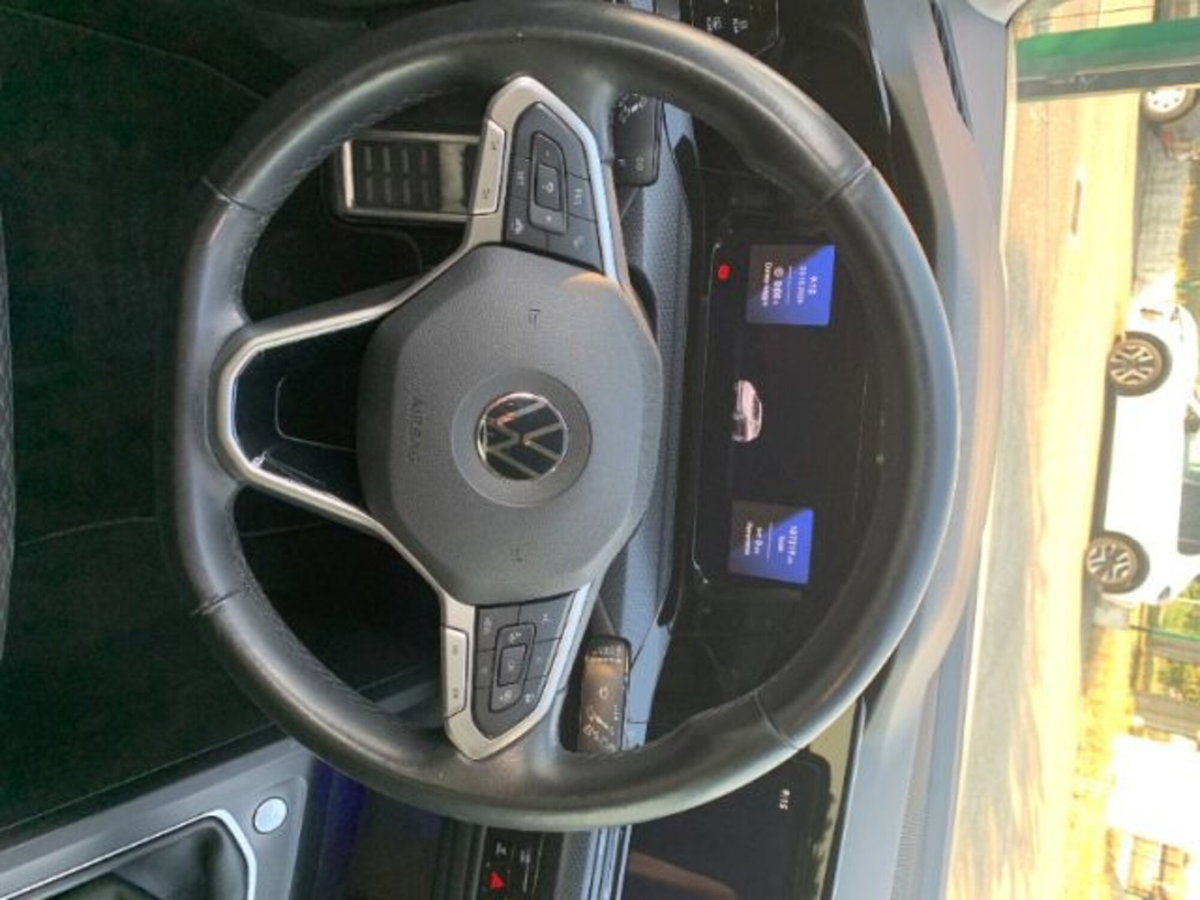 Volkswagen Golf 2.0 TDI SCR Life (13)