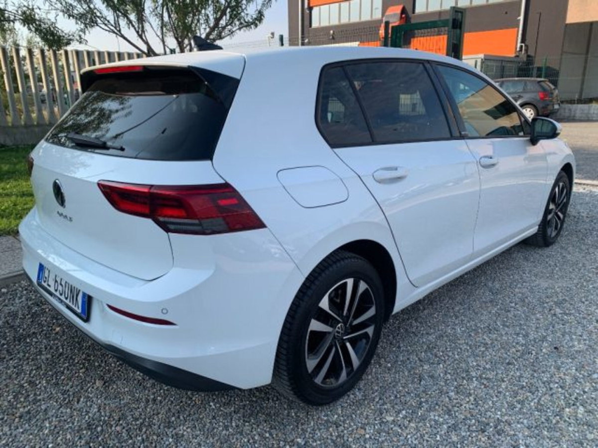 Volkswagen Golf 2.0 TDI SCR Life (5)