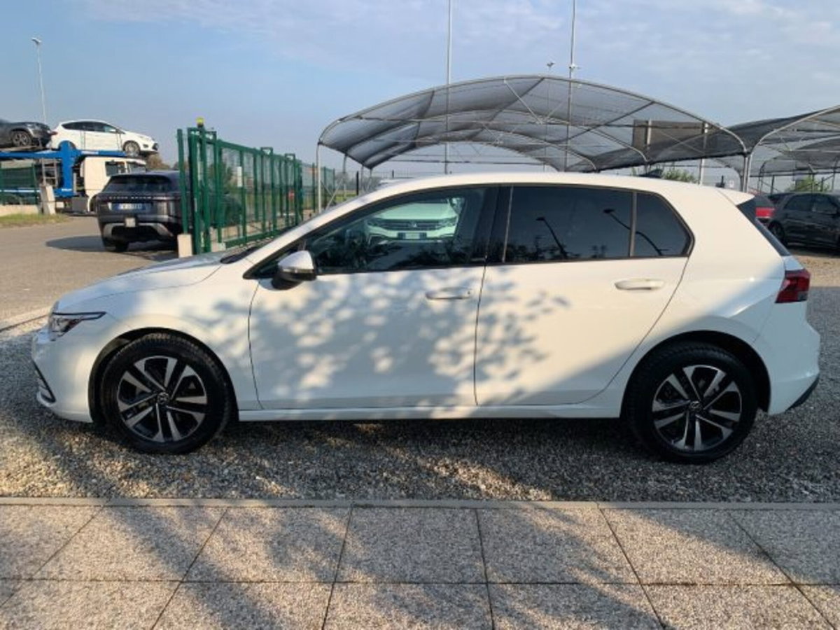Volkswagen Golf 2.0 TDI SCR Life (8)