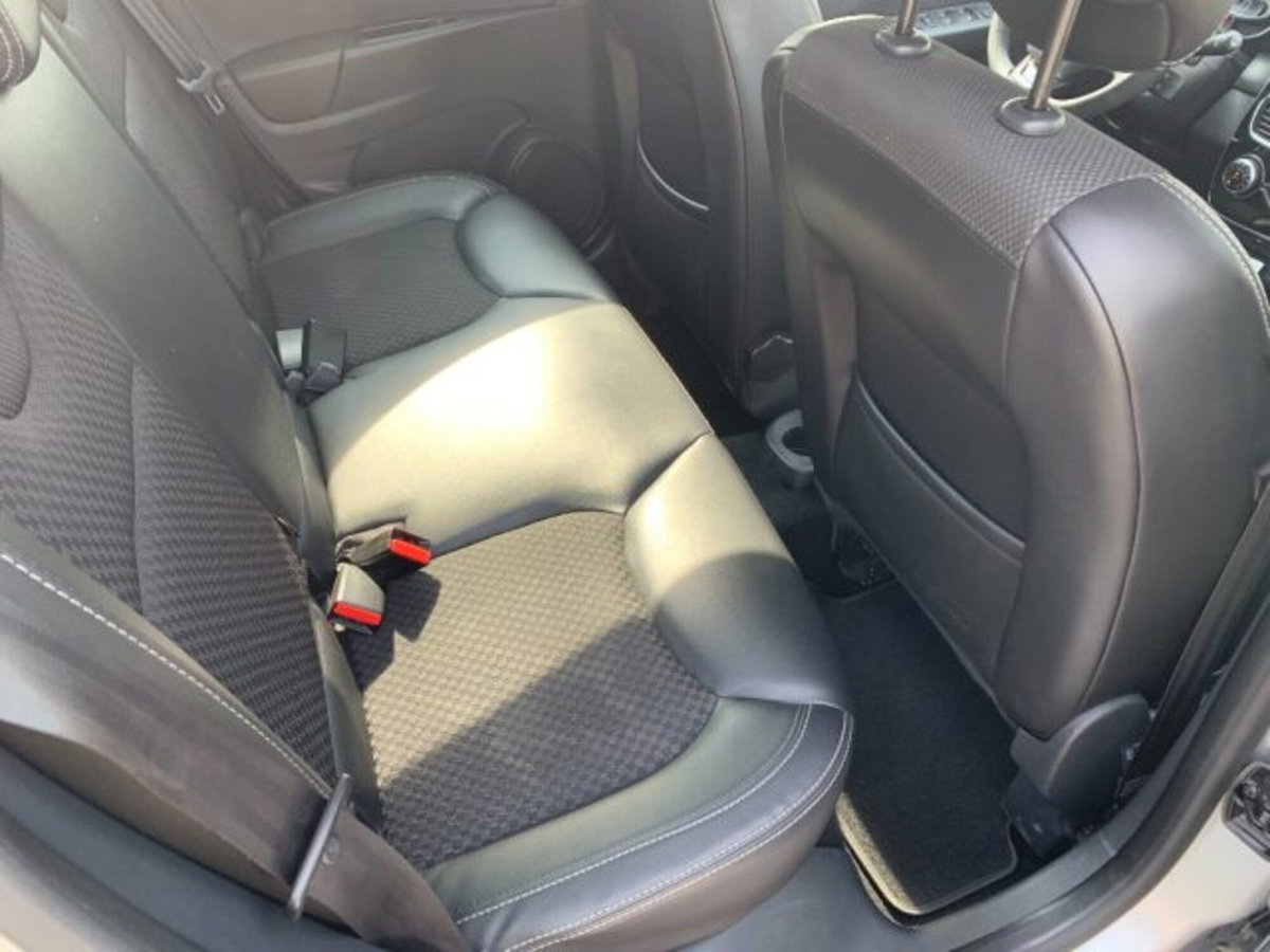 Renault Clio TCe 12V 90 CV 5 porte Moschino Zen (12)