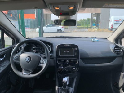 Renault Clio TCe 12V 90 CV 5 porte Moschino Zen (13)