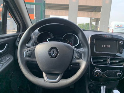 Renault Clio TCe 12V 90 CV 5 porte Moschino Zen (14)