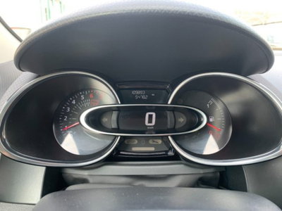 Renault Clio TCe 12V 90 CV 5 porte Moschino Zen (19)