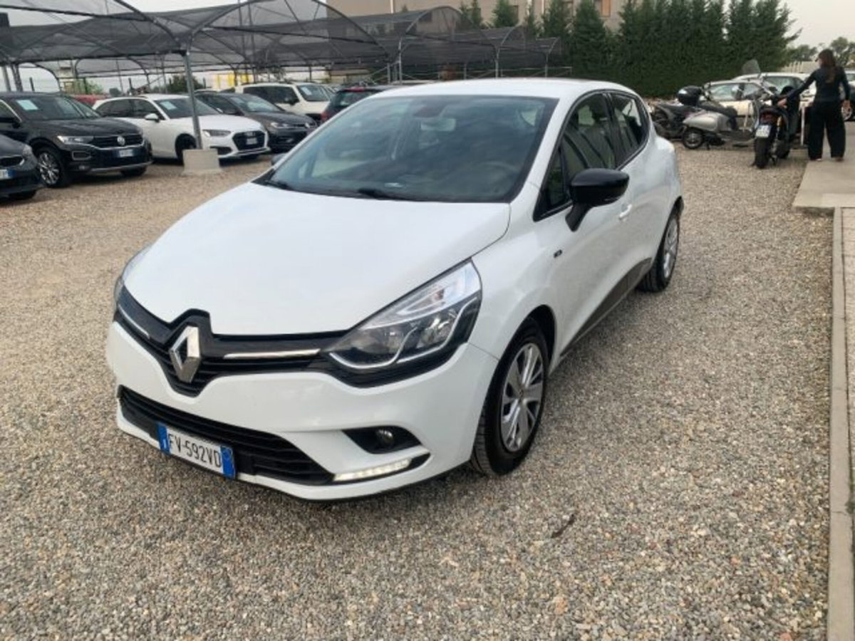 Renault Clio TCe 12V 75 CV 5 porte Moschino Intens