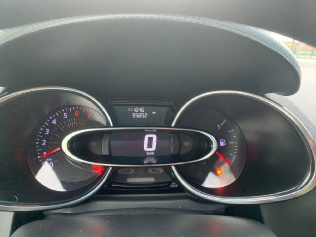 Renault Clio TCe 12V 75 CV 5 porte Moschino Intens (14)