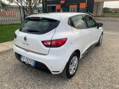 Renault Clio TCe 12V 75 CV 5 porte Moschino Intens (5)