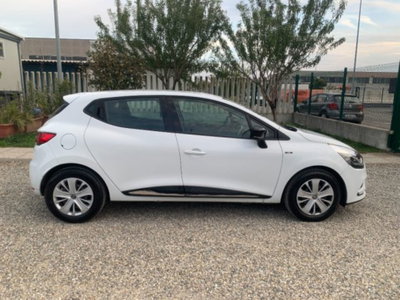Renault Clio TCe 12V 75 CV 5 porte Moschino Intens (6)