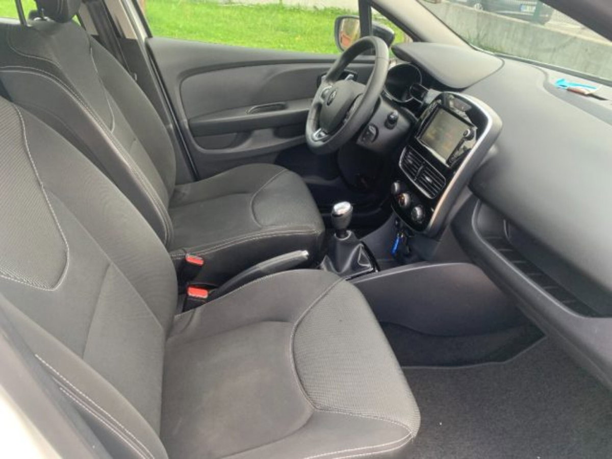 Renault Clio TCe 12V 75 CV 5 porte Moschino Intens (9)