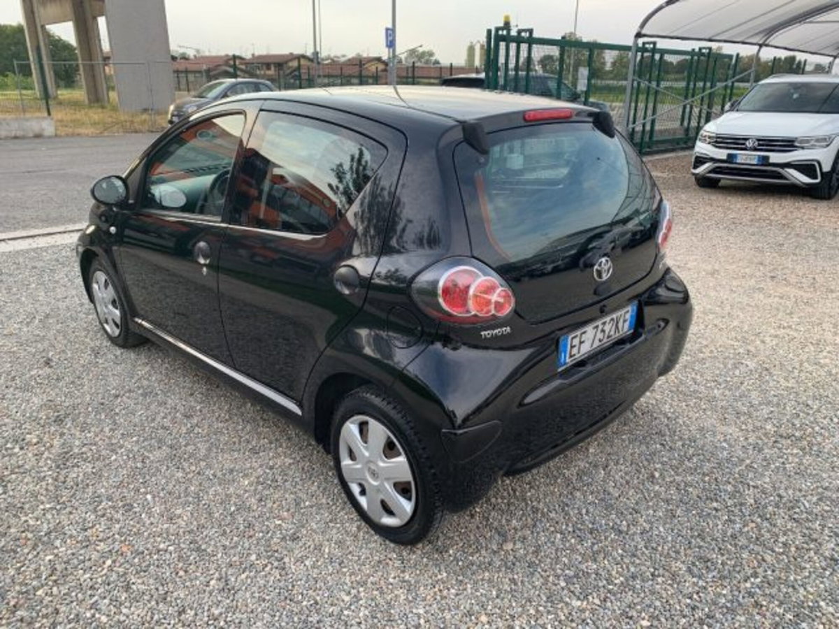 Toyota Aygo 1.0 12V VVT-i 5 porte Active (3)