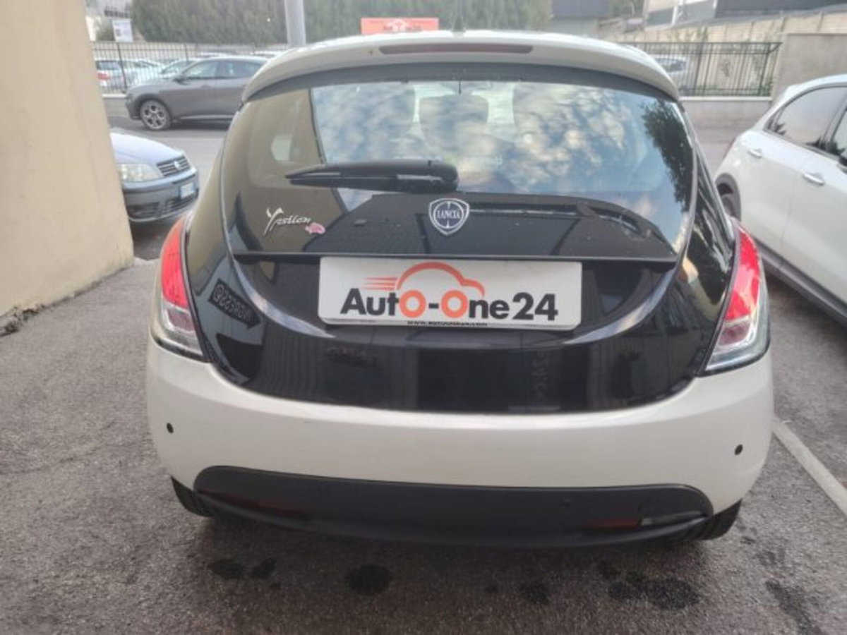 Lancia Ypsilon 1.2 69 CV 5 porte Elefantino (4)