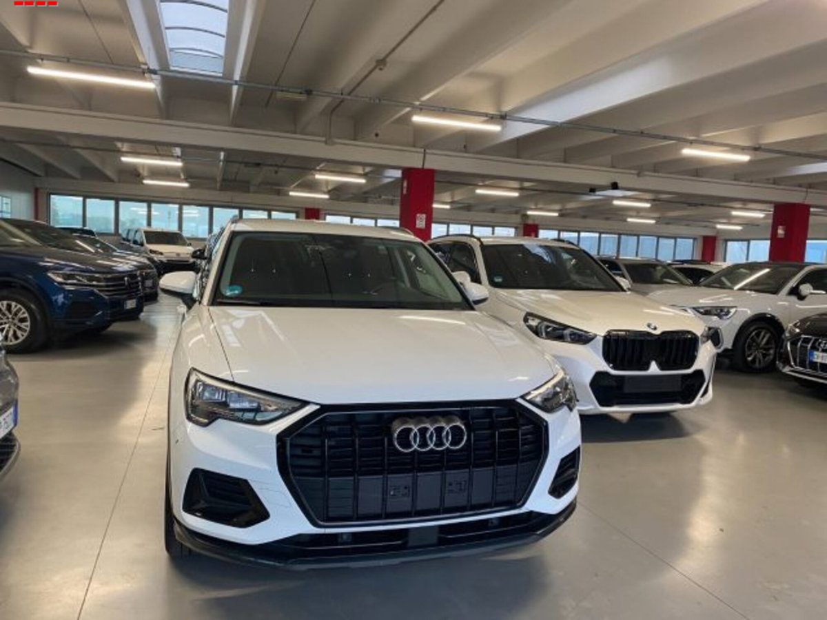 Audi Q3 35 TFSI S tronic Business (2)