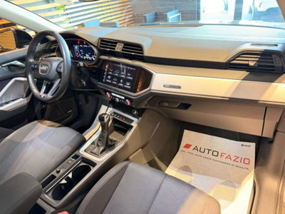 Audi Q3 Sportback 35 2.0 tdi Identity Black s-tronic (15)