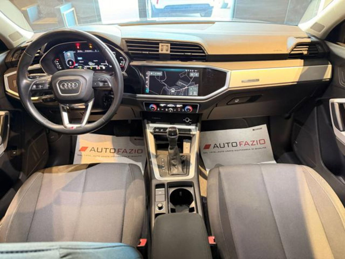 Audi Q3 Sportback 35 2.0 tdi Identity Black s-tronic (3)
