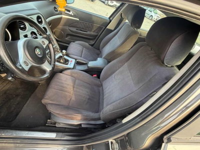 Alfa Romeo 159 1.9 JTS 16V Distinctive (11)