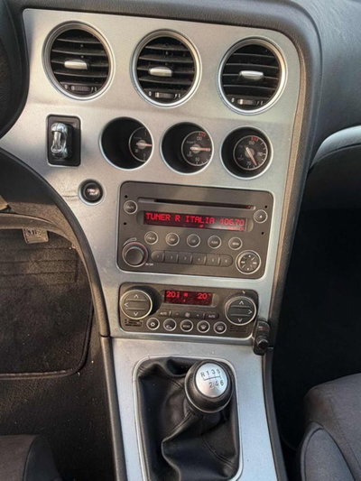 Alfa Romeo 159 1.9 JTS 16V Distinctive (15)