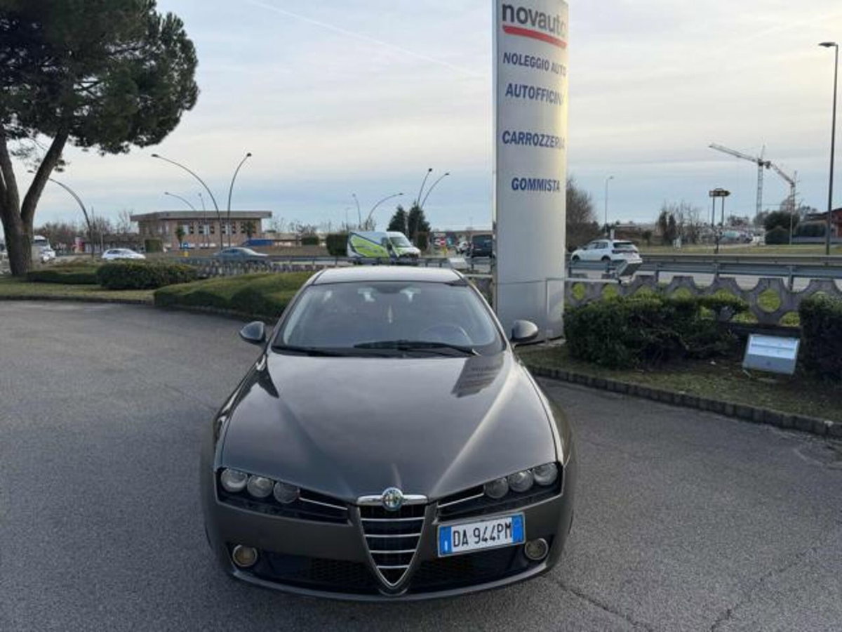 Alfa Romeo 159 1.9 JTS 16V Distinctive (2)